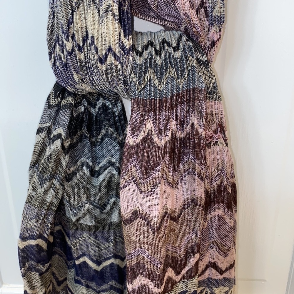 Apt. 9 pleated rayon multi colored scarf/wrap. Black, gray , plum, with fringe. - Picture 3 of 11